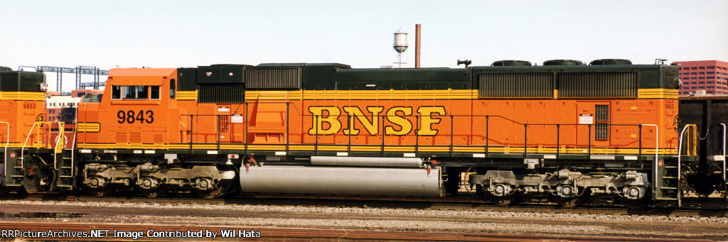 BNSF SD70MAC 9843